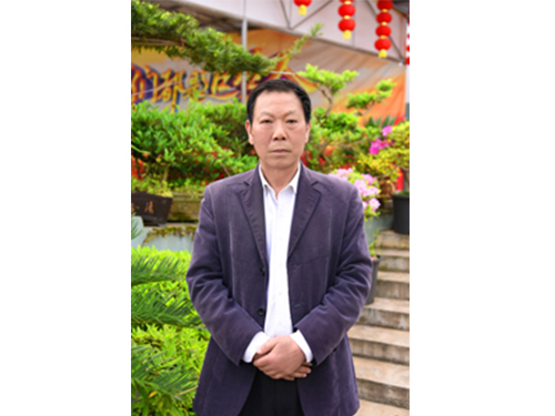 懷化市新華職業(yè)學校 董事長、理事長：宋逵  18607480036